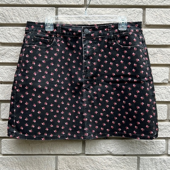 Forever 21 Black Denim Floral Mini Skirt Sz 0X - Picture 1 of 7